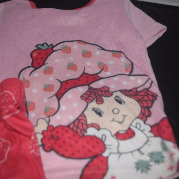 Strawberry Shortcake 3 pc pajama set 4T - Picture 3 of 6
